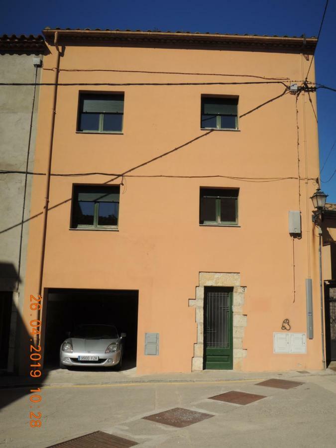 Apartament Jasmine Apartment Besalu Bagian luar foto