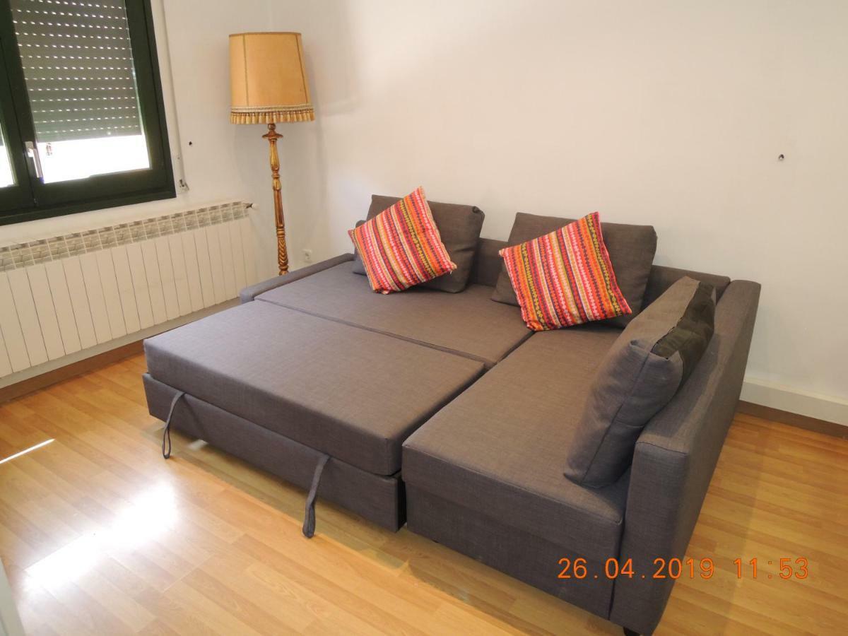 Apartament Jasmine Apartment Besalu Bagian luar foto