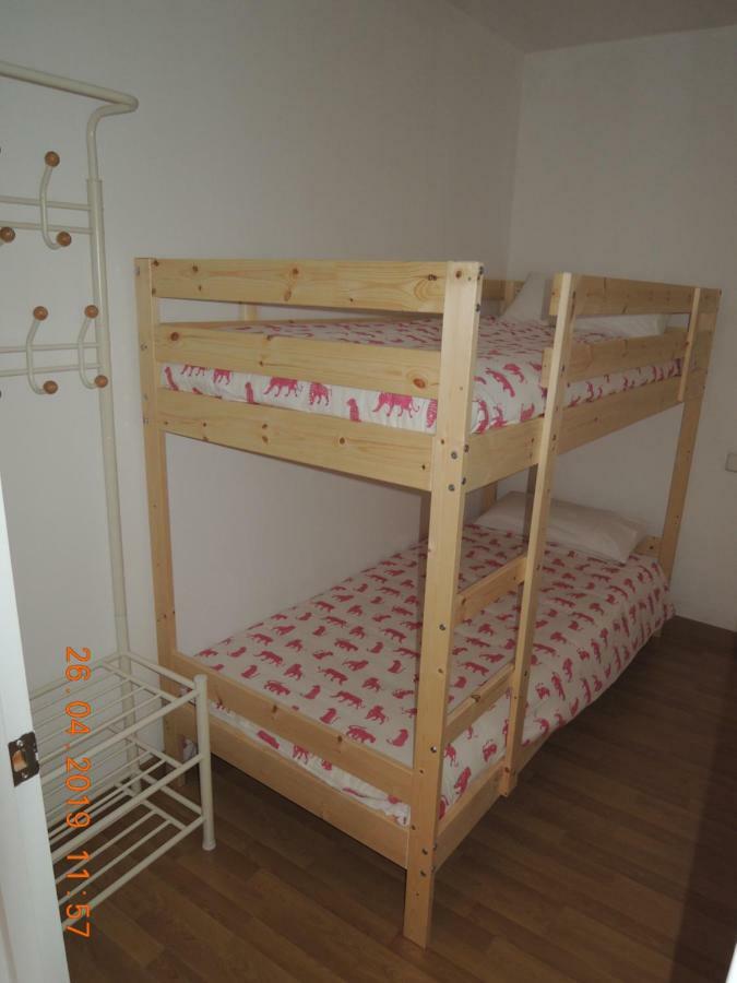 Apartament Jasmine Apartment Besalu Bagian luar foto