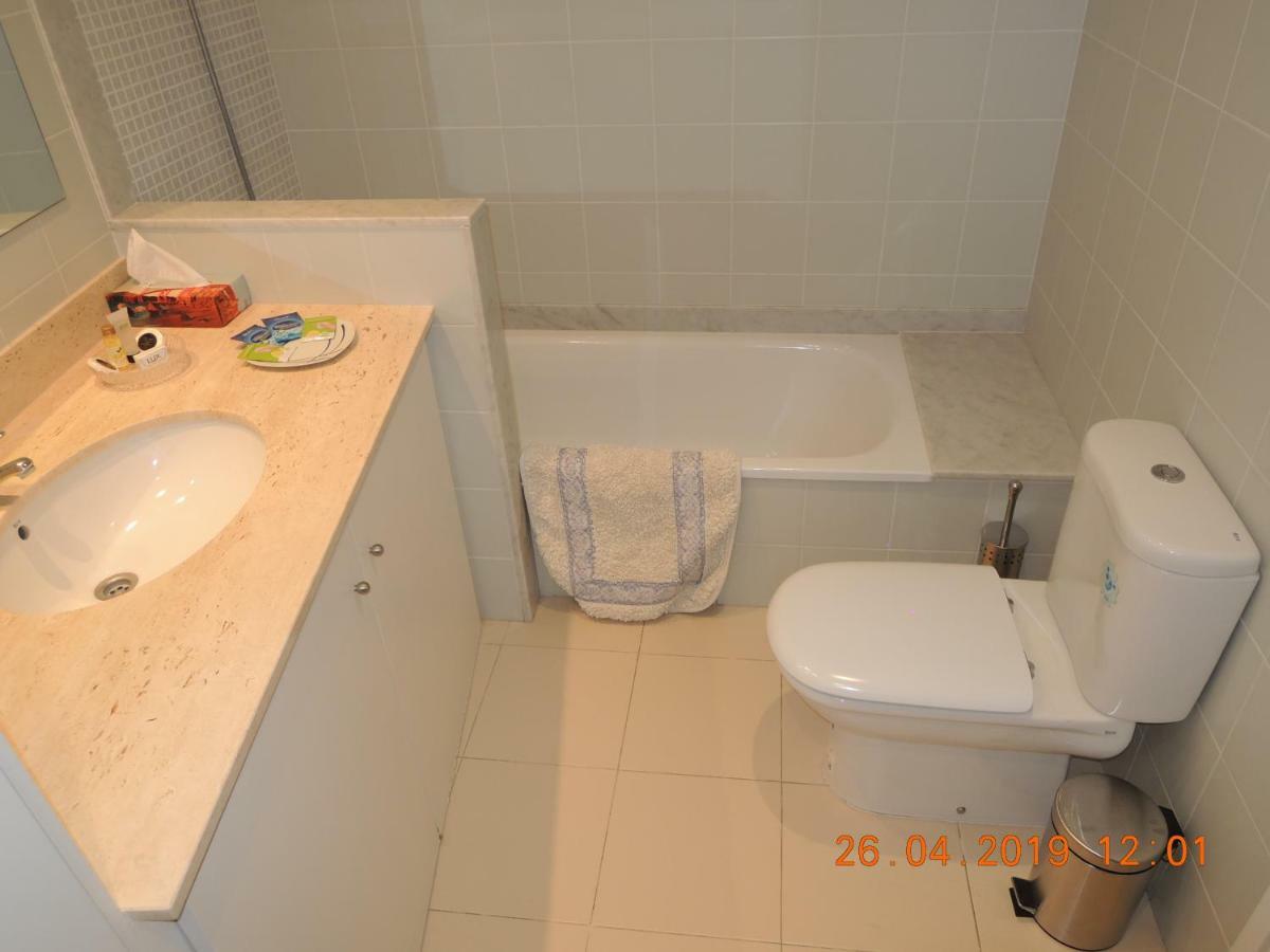 Apartament Jasmine Apartment Besalu Bagian luar foto