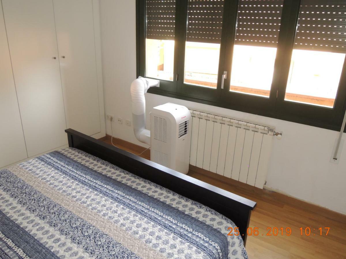 Apartament Jasmine Apartment Besalu Bagian luar foto